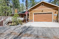 Cozy Fox Cabin - Stunning Big Bear property with Hot Tub, Foosball and Much more! - Bed and Breakfast