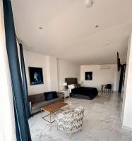 Deluxe King Studio