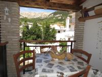 Studio with Terrace and Mountain View