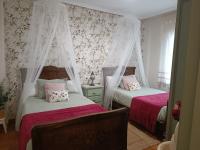 Como una casa de campo en la ciudad, con patio -Parking gratis - B&B Gijón