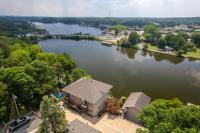 Natalie's Nook, Lake Hideaway near Downtown Fun! - B&B