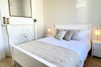 B&B South Fremantle - Rosa's Place 4 South Beach Charm - Bed and Breakfast South Fremantle