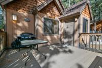Moonridge Heaven - Cozy cabin with beautiful rock wood burning fireplace! - B&B