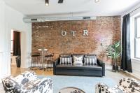 B&B Cincinnati - Urban Paradise in OTR - Beautiful New Condo In Historic Building With Downtown Views! condo - Bed and Breakfast Cincinnati