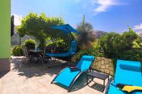 House Zrile with garden and jacuzzi - B&B Baška