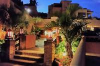 off line Deluxe 2 bedroom Golf Apartment Puerto Banus Marbella 12 Minutes Away by G00gIeMaps - Bed and Breakfast Estepona