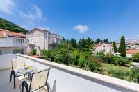 Studio Apartment with Terrace and City View