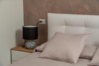 Zimmer mit Queensize-Bett und Balkon