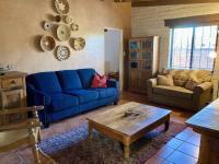 B&B Tucson - Casa Azul - Cute Centrally Located Adobe with Large Fenced Outdoor Living For Pets and Adults, Non-smoking - Bed and Breakfast Tucson