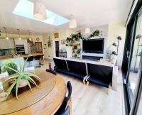 B&B Iford - Cosy Family Haven: Spacious 3-Bedroom Retreat in Christchurch - Bed and Breakfast Iford