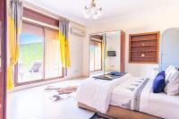 Deluxe Suite with Spa Bath