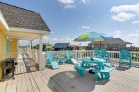 B&B Surfside Beach - Home with Ocean-View Deck and BBQ Steps to the Beach! - Bed and Breakfast Surfside Beach