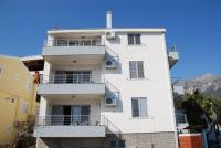 One-Bedroom Apartment with Balcony