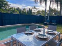 Port Douglas Beach Cottage - B&B Port Douglas