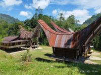 Tongkonan Layuk Kalembang Homestay - B&B
