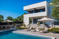 CROWONDER Sun Dance Apartments with Heated Swimming Pool Seaview and Garden - B&B Sv. Filipi i Jakov