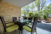 Apartment mit Terrasse