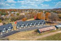 *Dog Friendly*Modern home-Minutes to Dollywood, Gatlinburg, Smoky Mountains & Pigeon Forge! - Chambres d'hôtes Pigeon Forge