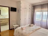 Doppelzimmer mit Balkon und Meerblick