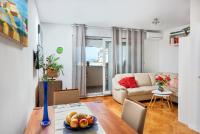 Beach apartment comfortable, balcony, sea view, garage Marija - Ferienwohnung Podstrana