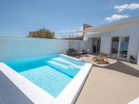 Exclusive Cave Suite with Heated Pool and Sea View