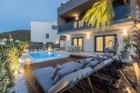 Villa ToDo with heated pool and jacuzzi - B&B