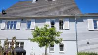 Große Ferienwohnung mit Kamin, Garten & 2 Bädern nahe Ostsee - B&B Ostseebad Boltenhagen