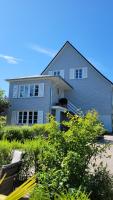 Große Ferienwohnung mit Kamin, Garten & 2 Bädern nahe Ostsee - Bed and Breakfast Ostseebad Boltenhagen