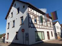 Nibelungen Bordinghouse 4 Zimmer Apartment - Bed and Breakfast