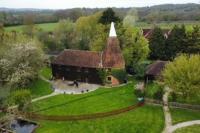 B&B Rolvenden - Charming Bluebell cottage - lake views nr Tenterden & Rye - Bed and Breakfast Rolvenden