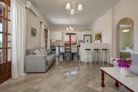 Elena Hara - Ferienwohnung Alikanás