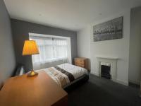 B&B Londra - Entire house floor perfect for a couple - available for single too - Bed and Breakfast Londra