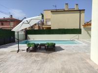 Casa en Empordà con piscina grande propia - B&B Bàscara