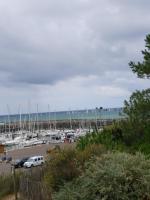 Appartement avec vue mer, port et golf - Ferienwohnung