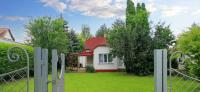 Play and Relax in Lake-Parkside Cozy Family Retreat - Jegenye Cottage - B&B