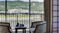 Family Room with River View - Non-Smoking