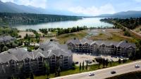 Mountain getaway condo - 5 min walk to the beach! - B&B Invermere