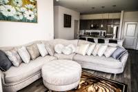 Regal Apt with King & Queen Bed for Long-Term Stay - B&B Whitestown