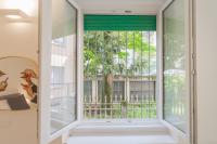 A Step from the Lake Apartment by Rent All Como - B&B