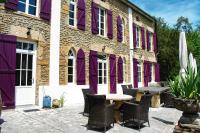 Les Volets Violets - Bed and Breakfast Salles