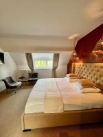 Zimmer mit Kingsize-Bett