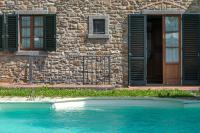 Experience the charm of Tenuta Le Caselle, a cozy farmhouse surrounded by nature and comfort! - Bed and Breakfast Subbiano