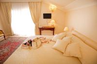 Camera Matrimoniale Superior con Balcone e Vista Mare