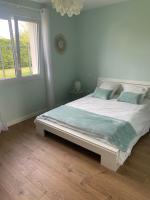 Chambre moderne 24h du Mans 10 min du circuit SDB privative - B&B