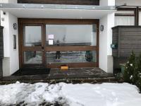 One-Bedroom Apartment with Shower