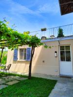 Camera Matrimoniale con Vista Giardino