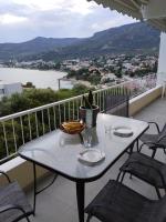 Hilltop Luxury Apartment - B&B Palaió Tsiflíki