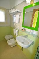 Camera Matrimoniale con Vista Giardino