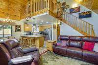 2 Mi to Show Low Lake Scenic Cabin with Balcony - B&B