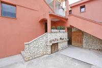 Apartments Fraj with Jacuzzi - B&B Zara